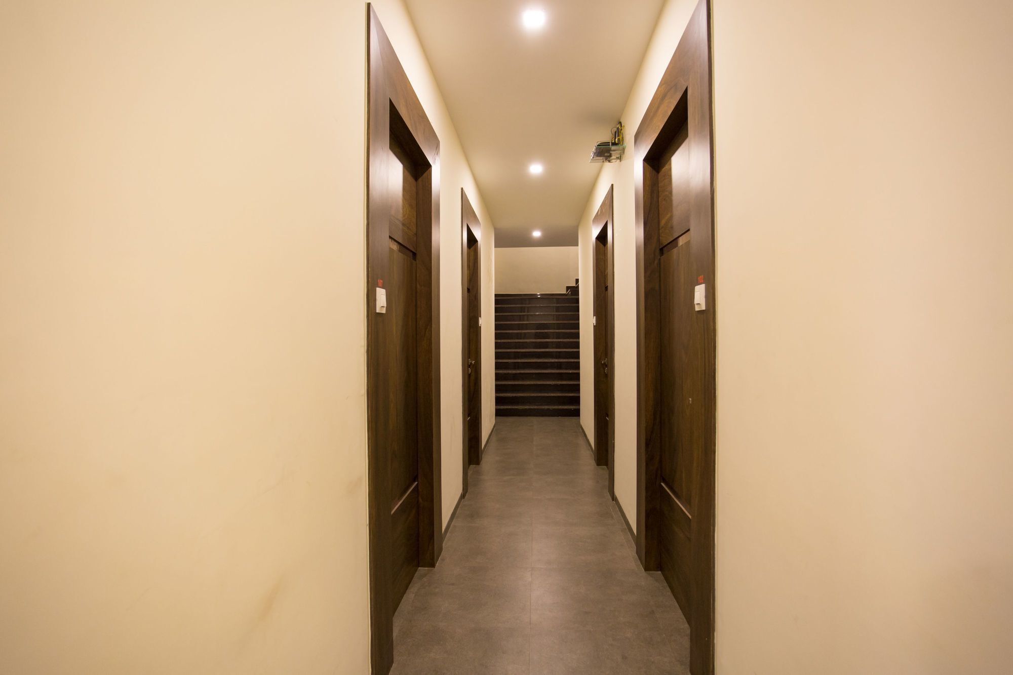 Oyo 7156 Hill View Residency Hotell Navi Mumbai Eksteriør bilde